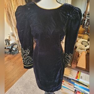 HW Collections Vintage Velvet Embelished Dress Baroque